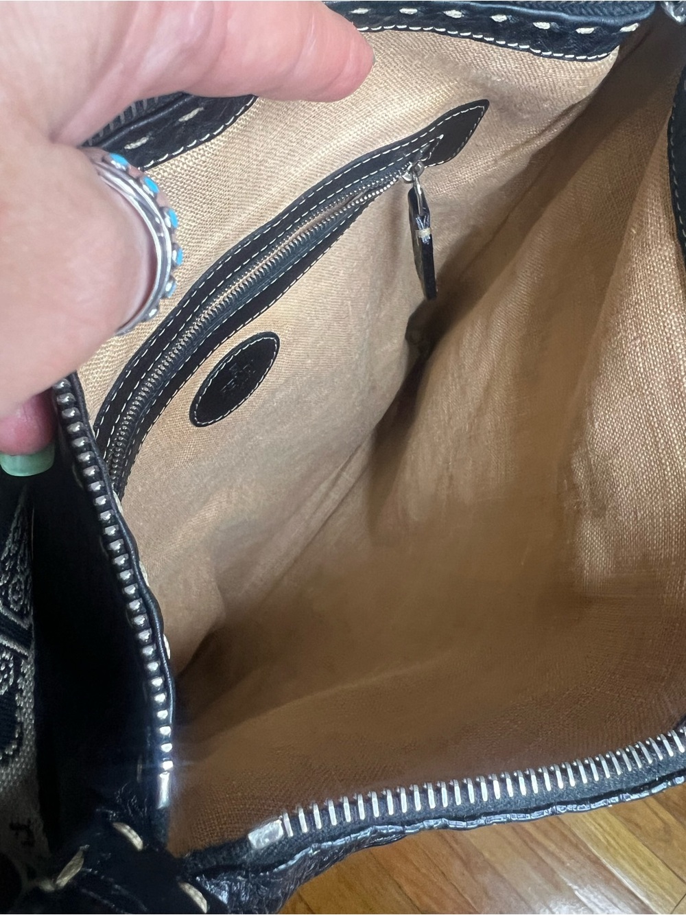 Authentic Fendi Selleria Black Pebbled Leather Crossbody Bag Logo Strap - Picture 11 of 14